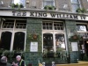 Unterwegs zur City, Stop im King William IV Hostel Pub